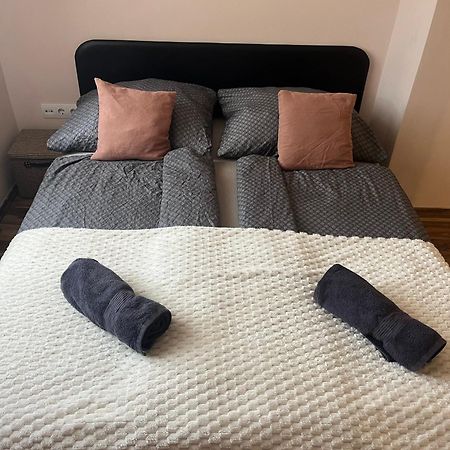 Moonlight Apartment Gyor Luaran gambar